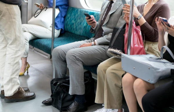「人のふり見て我がふり直せ」の意味とは？類義語から英語まで解説 – スッキリ